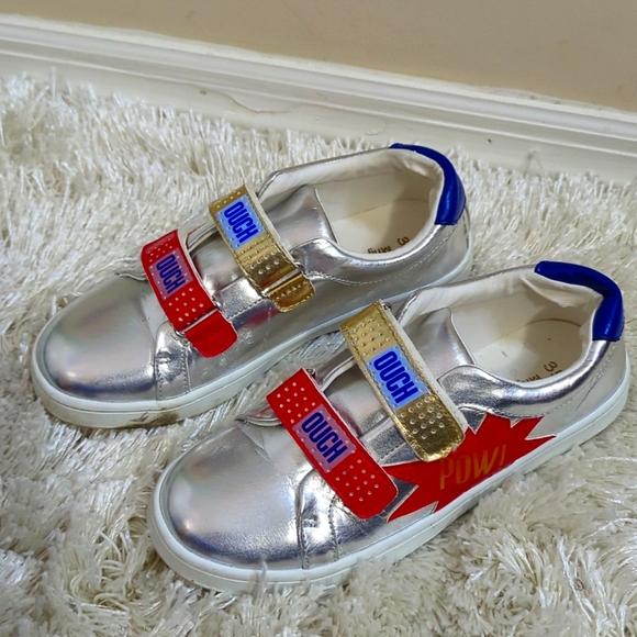 Little girls Moccasins. Only worn once - Picture 1 of 2